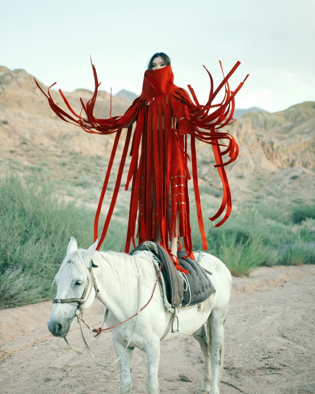 Шарфтары бар эротикалық құлдық фото